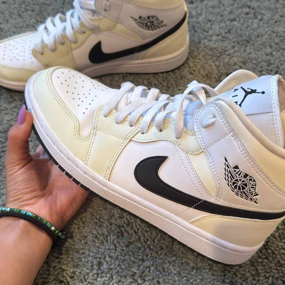 Nike Air Jordan 1 Mid Coconut Milk - Picture 4 of 6